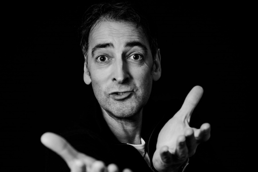 Alistair McGowan to perform at Festival Finale